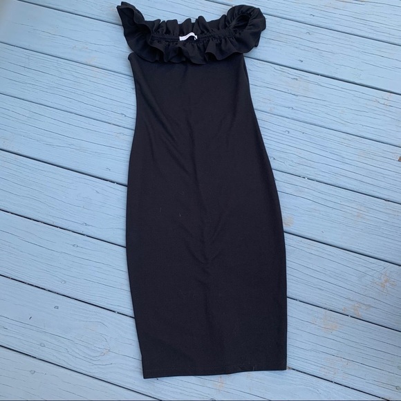 Zara Dresses & Skirts - Zara off shoulder ruffle black body con dress